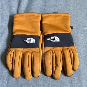 The North Face Men’s Tan and Black Fleece Gloves